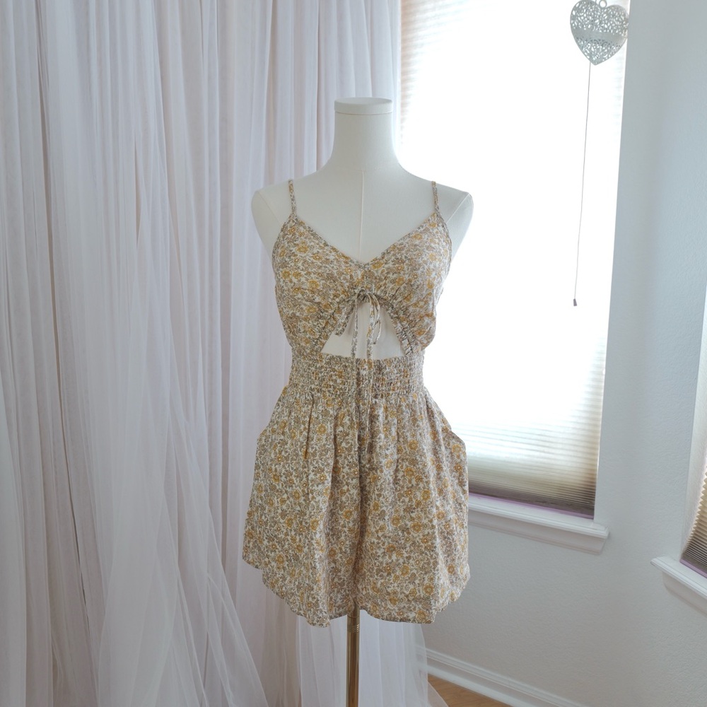 American Eagle Outfitters Floral Romper - Yellow and White